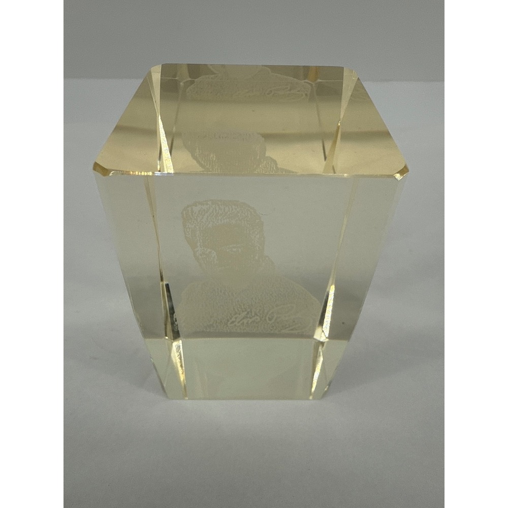 Elvis Presley Crystal Engraved Portrait Keepsake Desk Paperweight Display - Picture 3 of 6